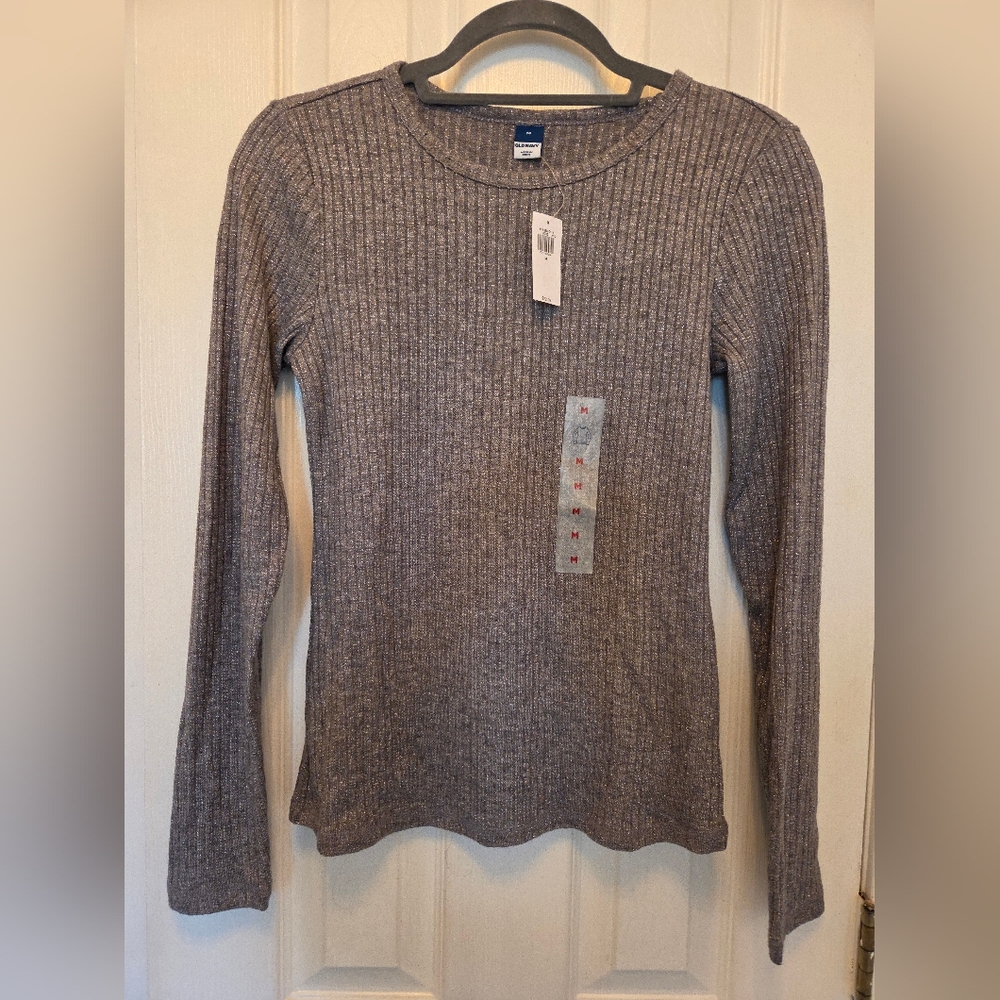 Gray Crew Neck Sweater with Long Sleeves